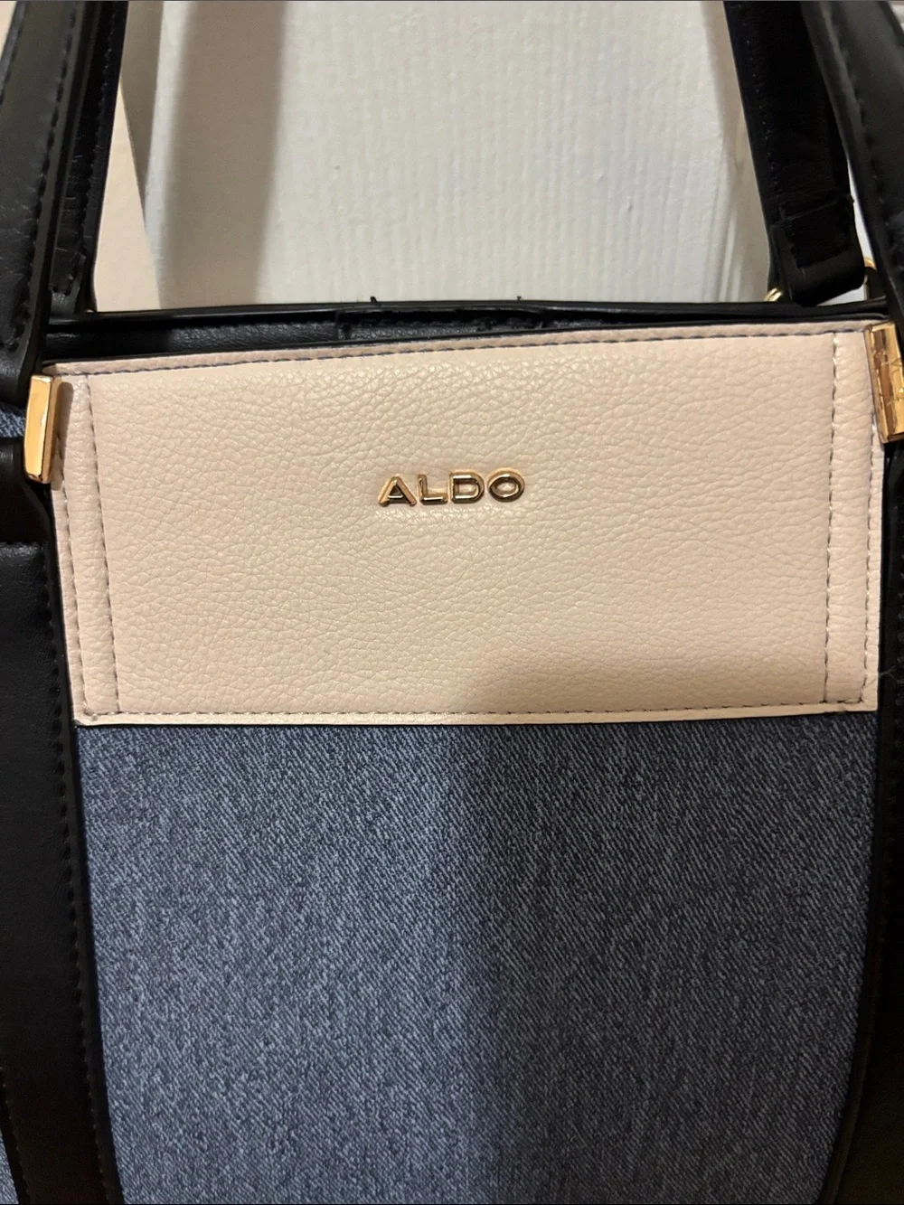 💐 ALDO Black & Blue Tote with Cream Accent